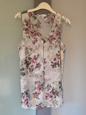 DR2 Sleeveless Floral Sheer Blouse